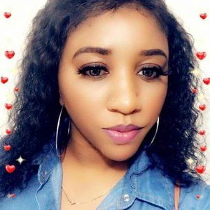 Meet your Posher, Jeneva